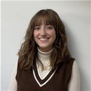 Diplômée d'une licence et d'un master en anglais, il s'agit pas que d'un enseignement pour moi, mais d'une passion à partager !